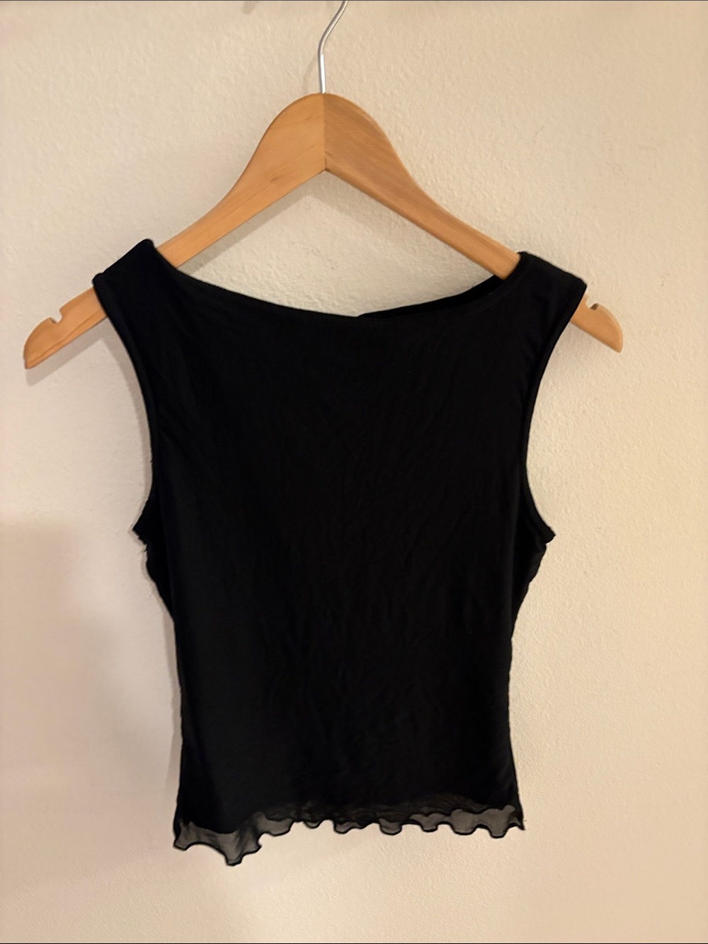 Brandy Melville Black Sleeveless Scallop-Hem Camisole